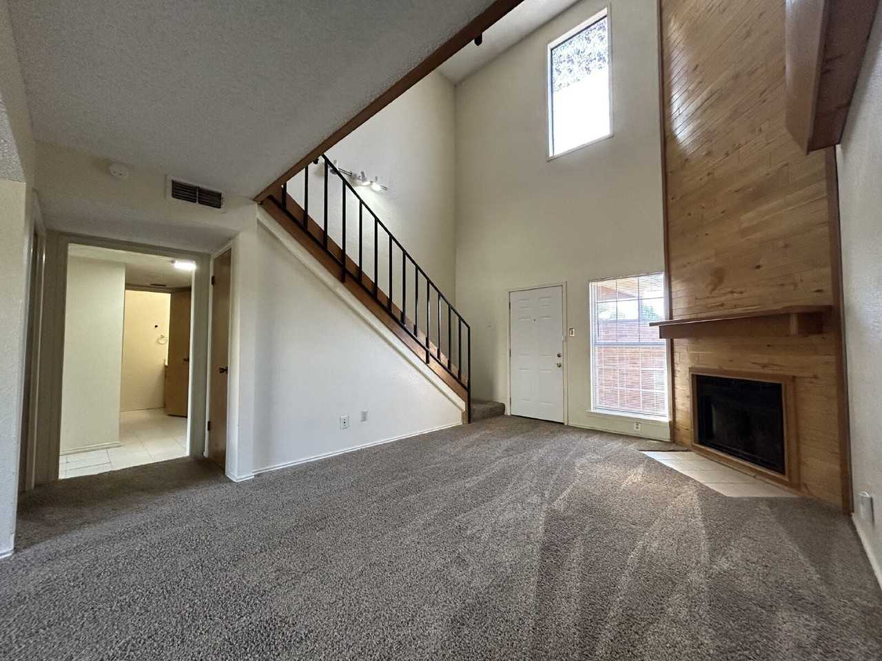 6110 36th St - Photo 5 of 20