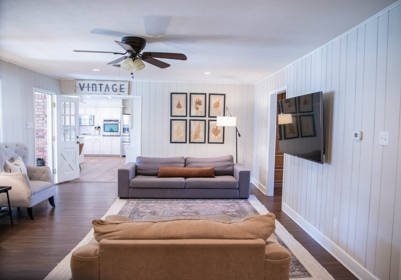 3405 59th St - Photo 3 of 29