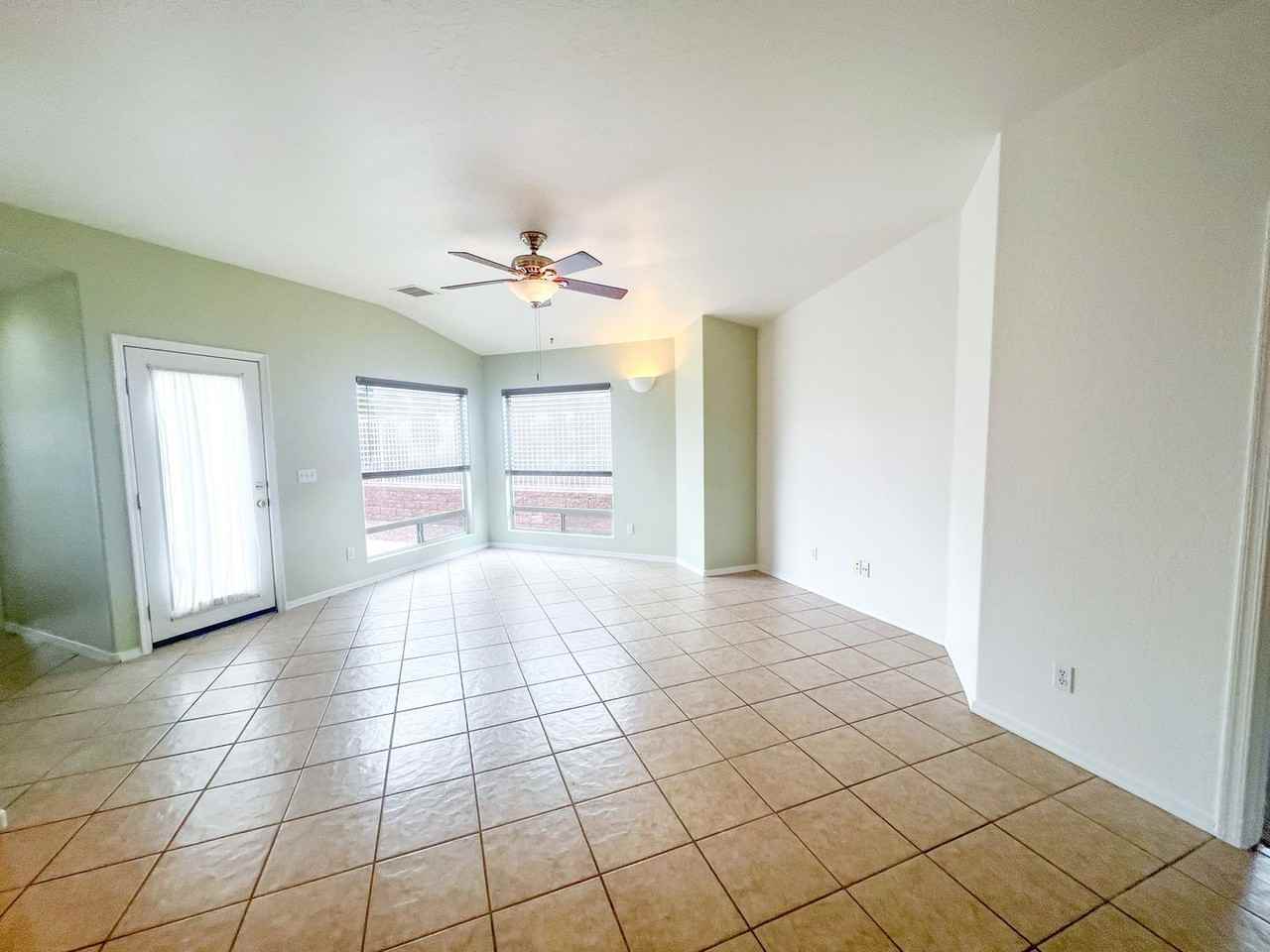 5000 E Catalina Ct - Photo 3 of 18