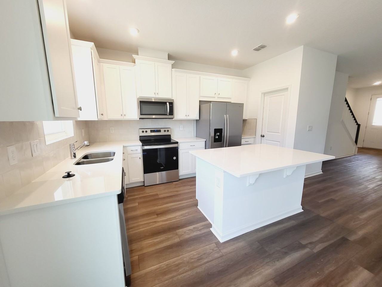 1184 Lakeshore Breeze Pl - Photo 2 of 18