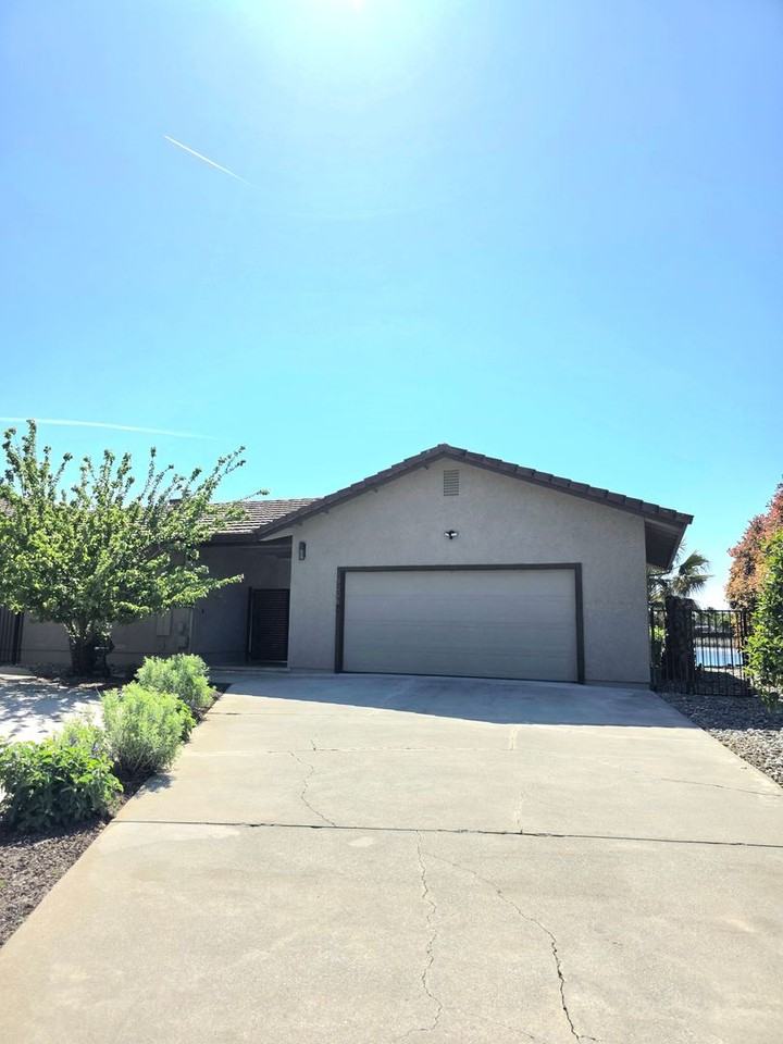 19206 Sandpiper Ln - Photo 3 of 26