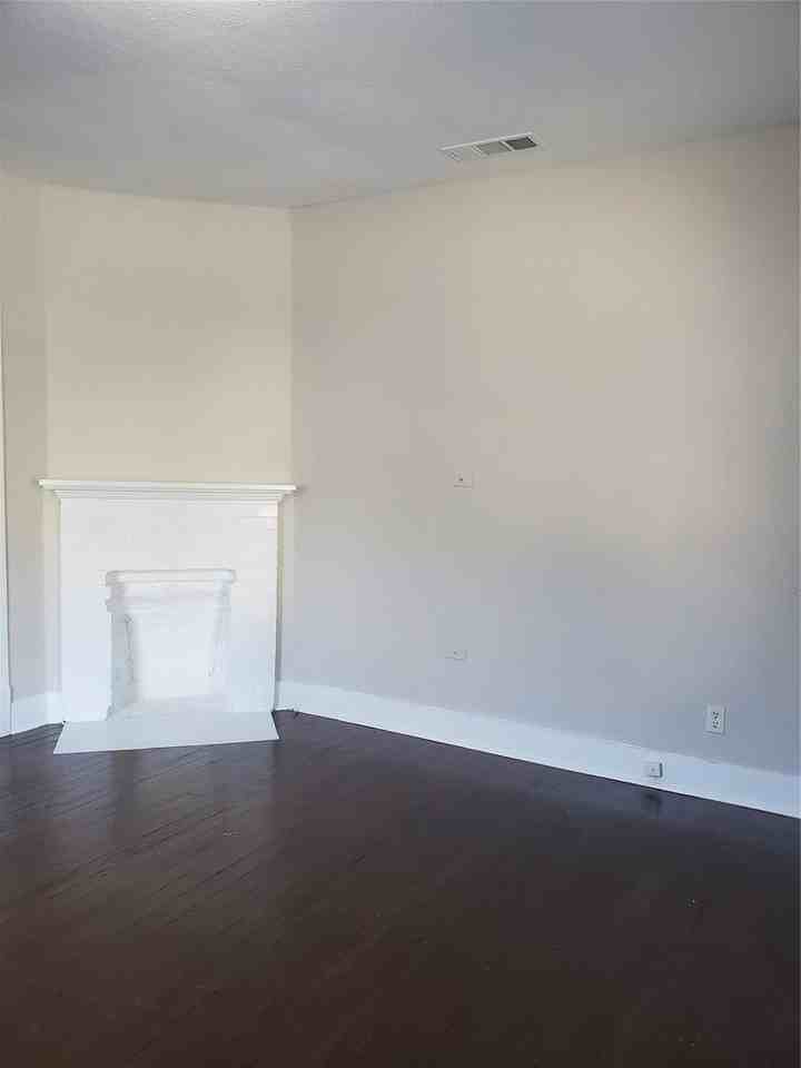 1325 Hurley Ave - Photo 4 of 24