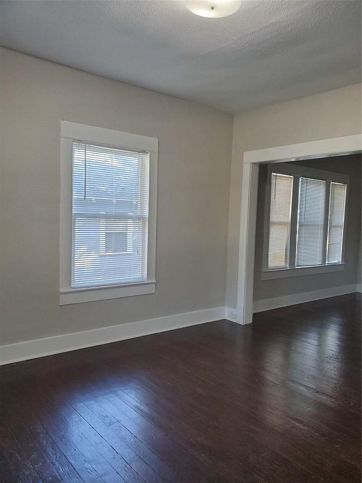 1325 Hurley Ave - Photo 7 of 24