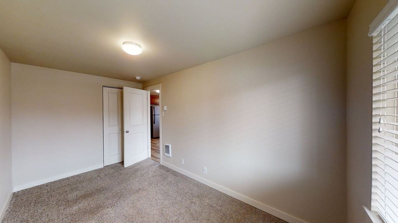 10725 Sales Rd S - Photo 7 of 33