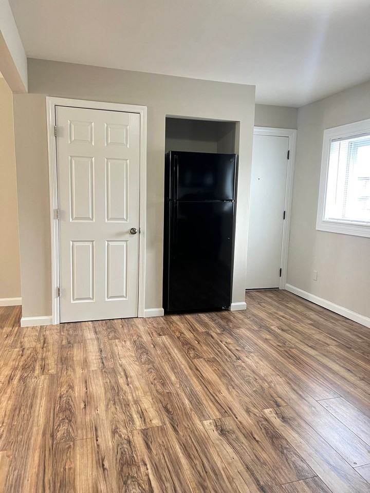 9032 Gravois View Ct. - Photo 5 of 19