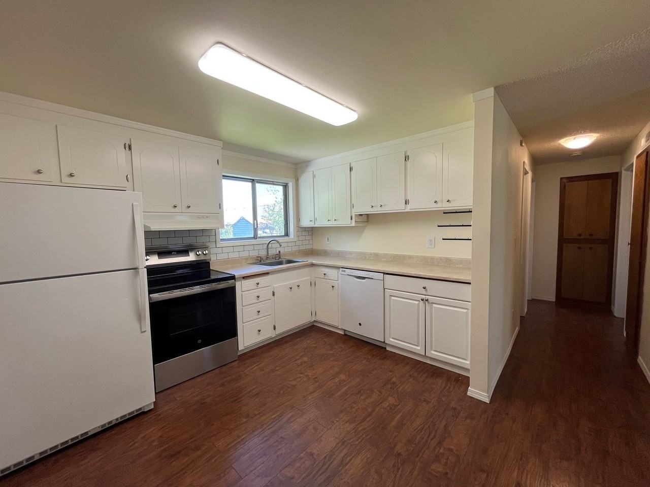 17735 Sw Vincent St - Photo 4 of 24