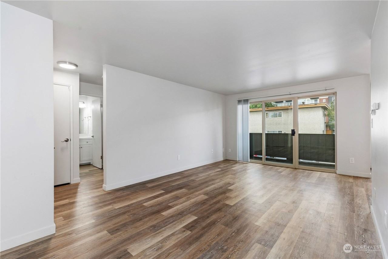 Maria Manor - Photo 5 of 42