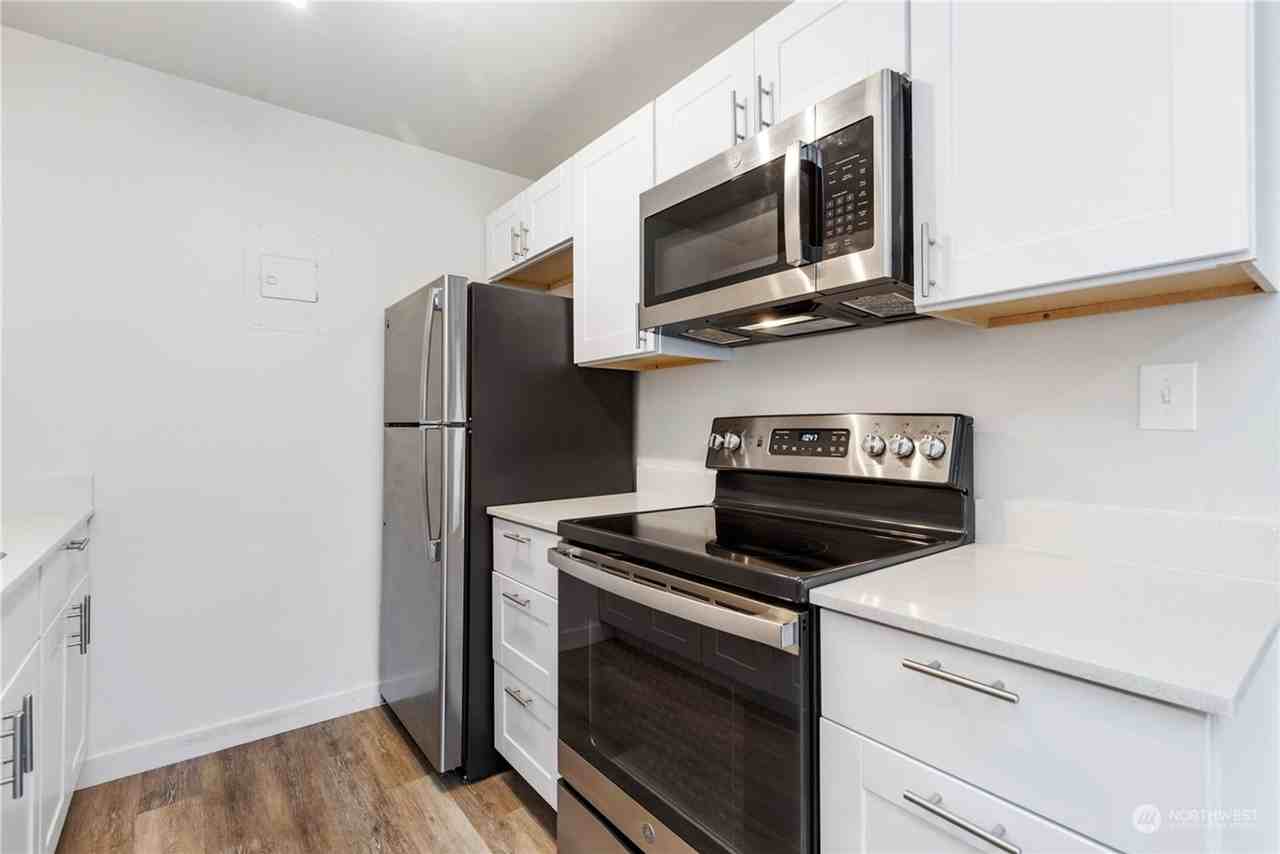 Maria Manor - Photo 4 of 42