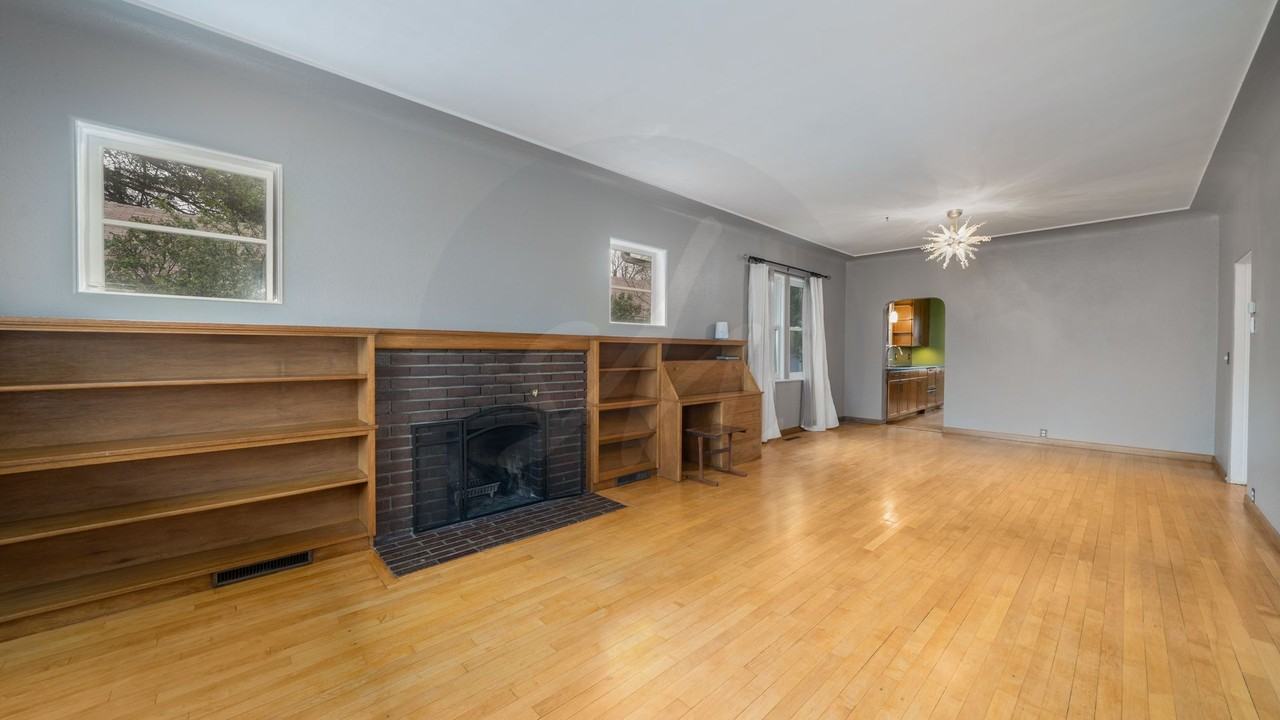 1821 N Royer St - Photo 5 of 22