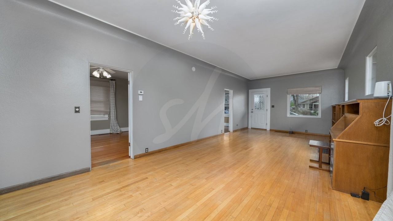 1821 N Royer St - Photo 7 of 22