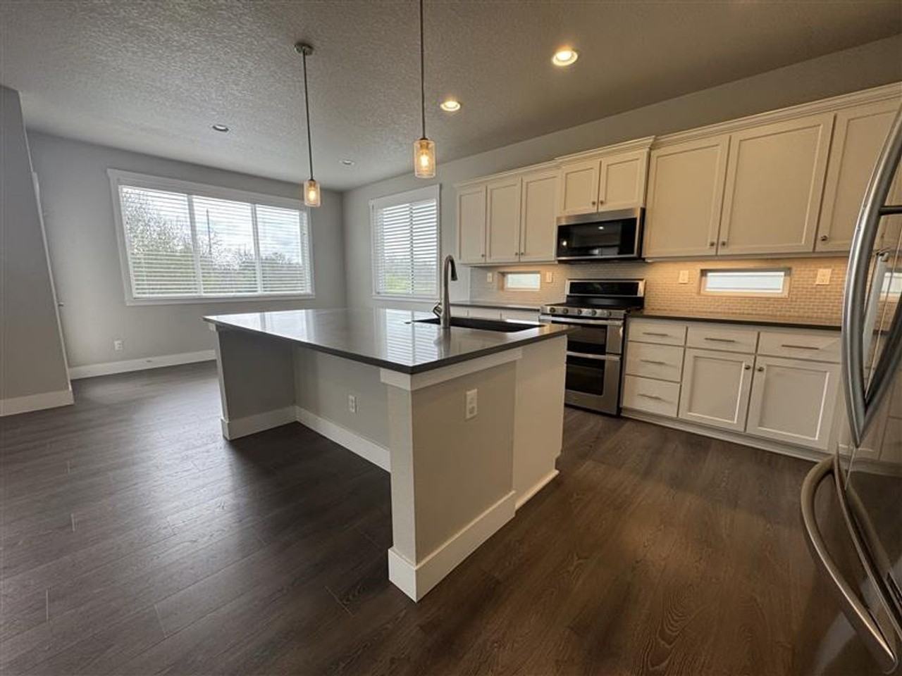 6566 Ne Rainsong Ln - Photo 4 of 21