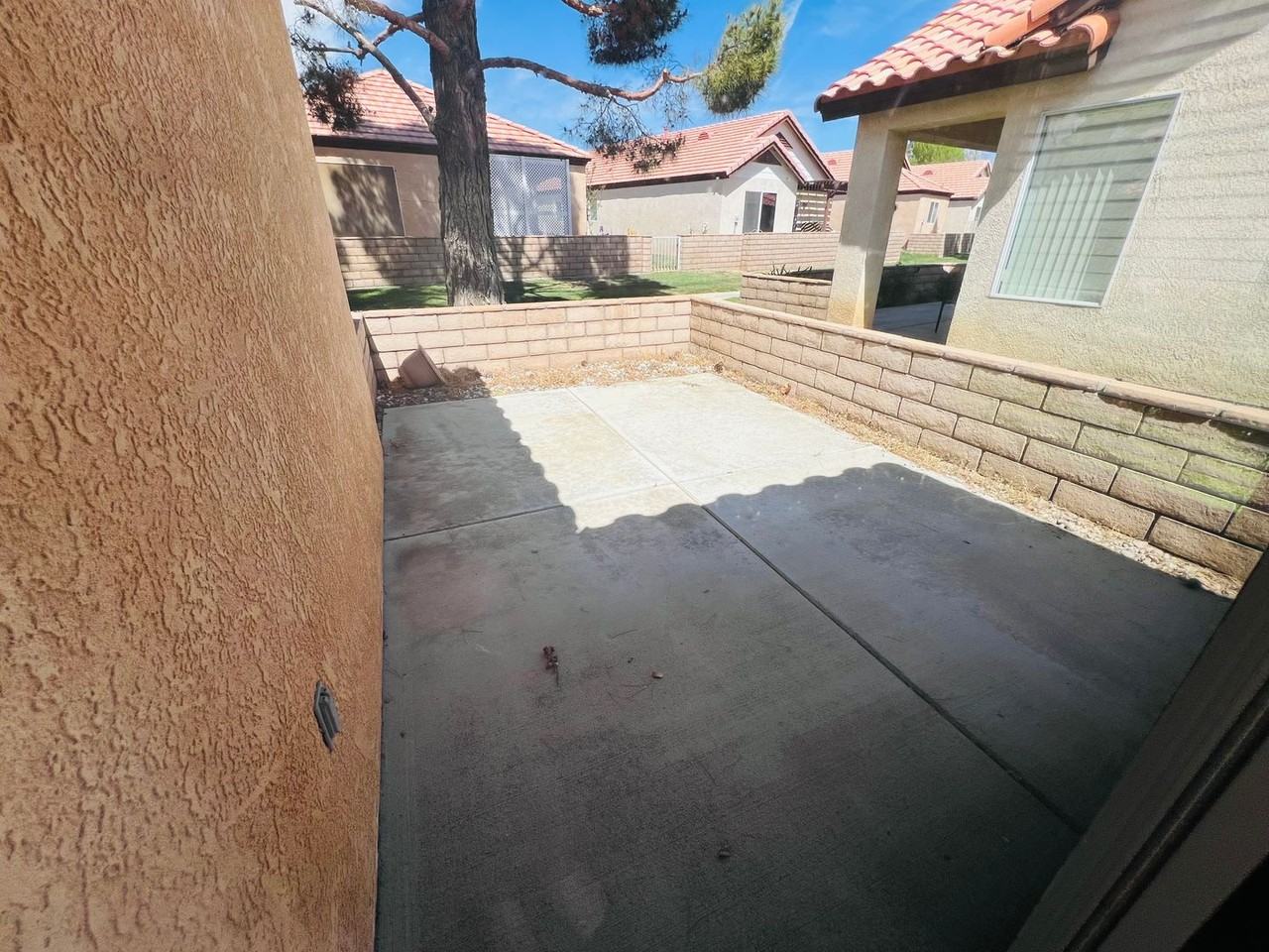 11531 Oak St - Photo 6 of 29