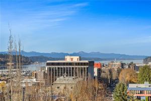 featured image of 1018 Capitol Way S #5A
