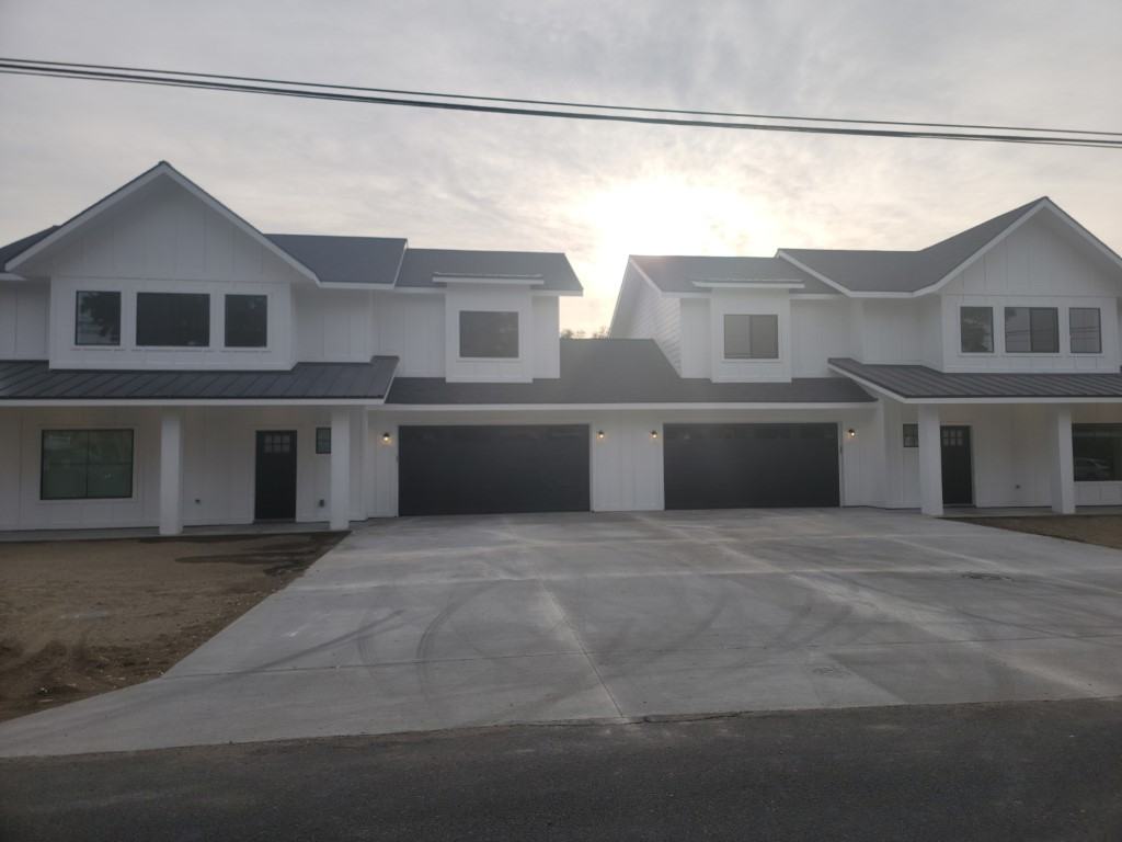 12112 N Freya St - Photo 5 of 50