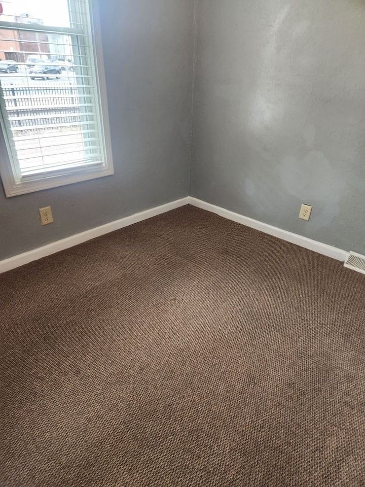 838 S 3rd St - Photo 2 of 6