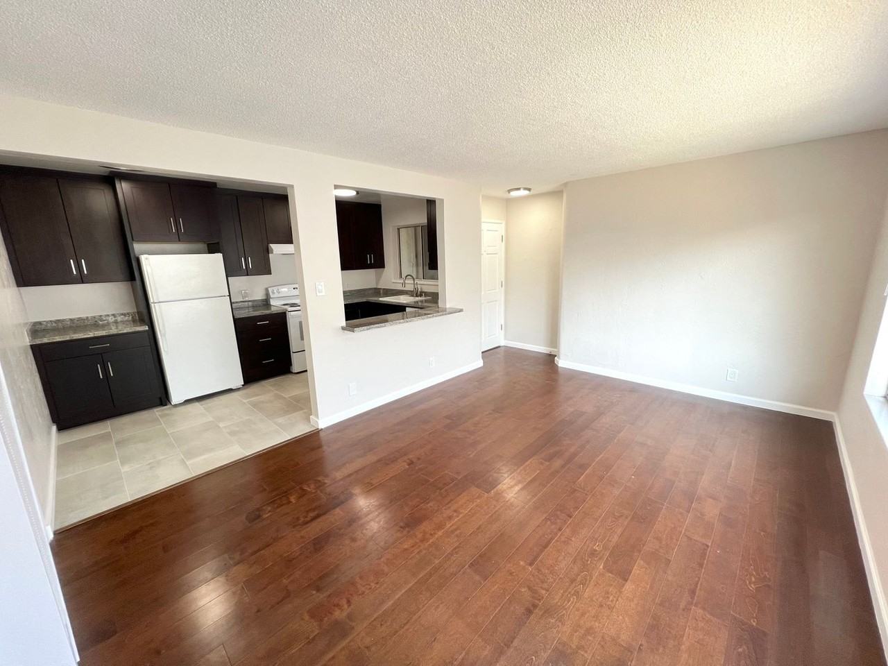1424 Laurel St #5 - Photo 2 of 11