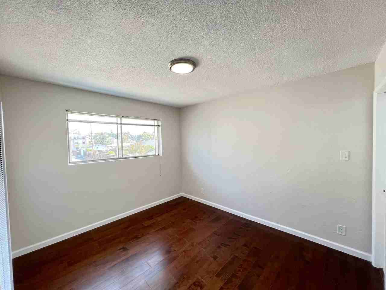 1424 Laurel St #5 - Photo 5 of 11