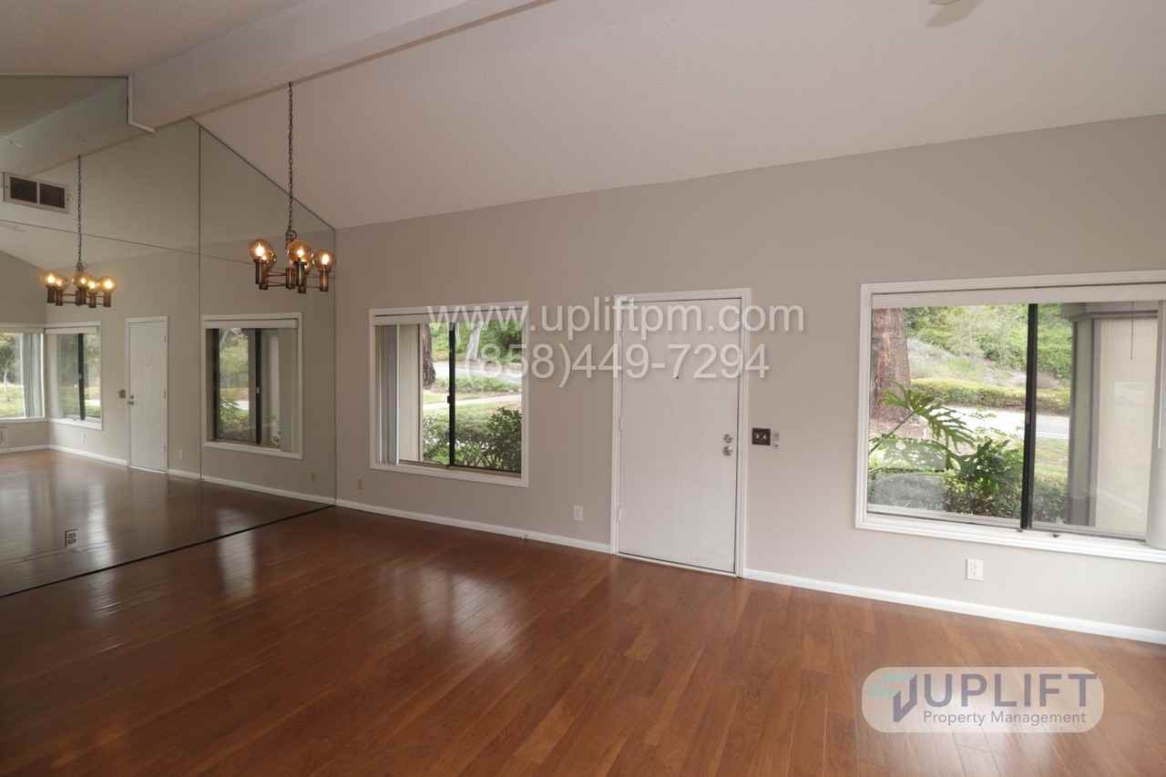 10262 Mirabel Ln - Photo 3 of 30