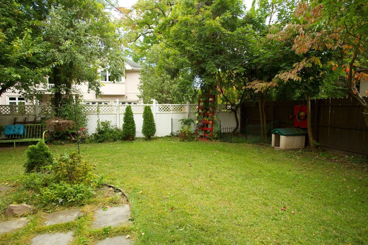 505 Summit St - Photo 3 of 22