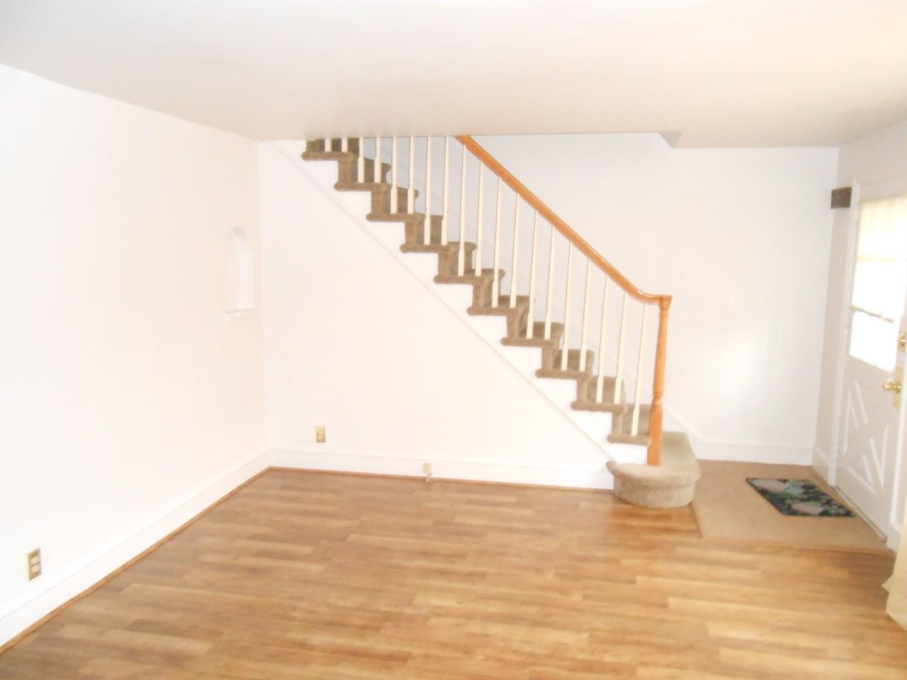 21 Dowling Ave - Photo 2 of 12