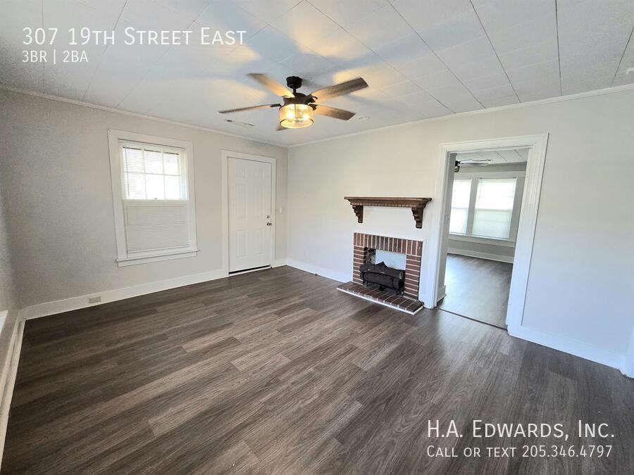 307 19th St E - Photo 3 of 22