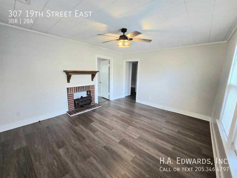 307 19th St E - Photo 4 of 22