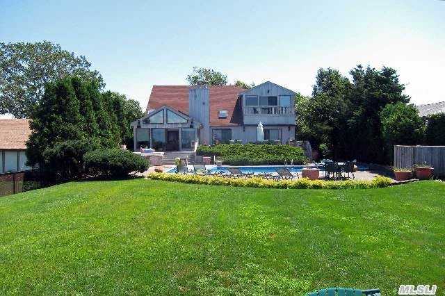 610 The Strand - Photo 2 of 10