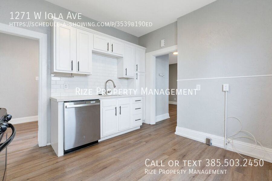 1271 W Iola Ave - Photo 2 of 15