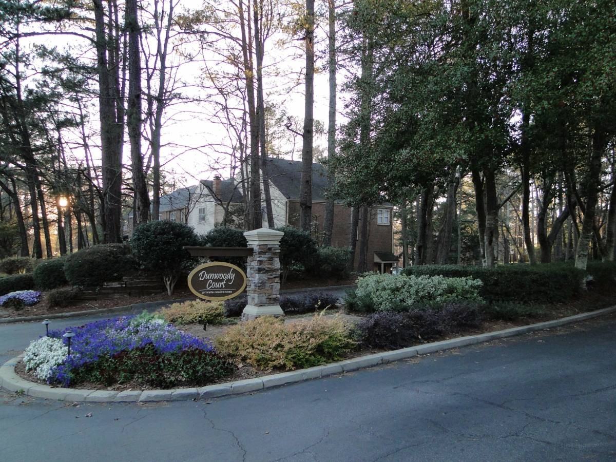 912 Dunbar Dr #912 - Photo 2 of 12