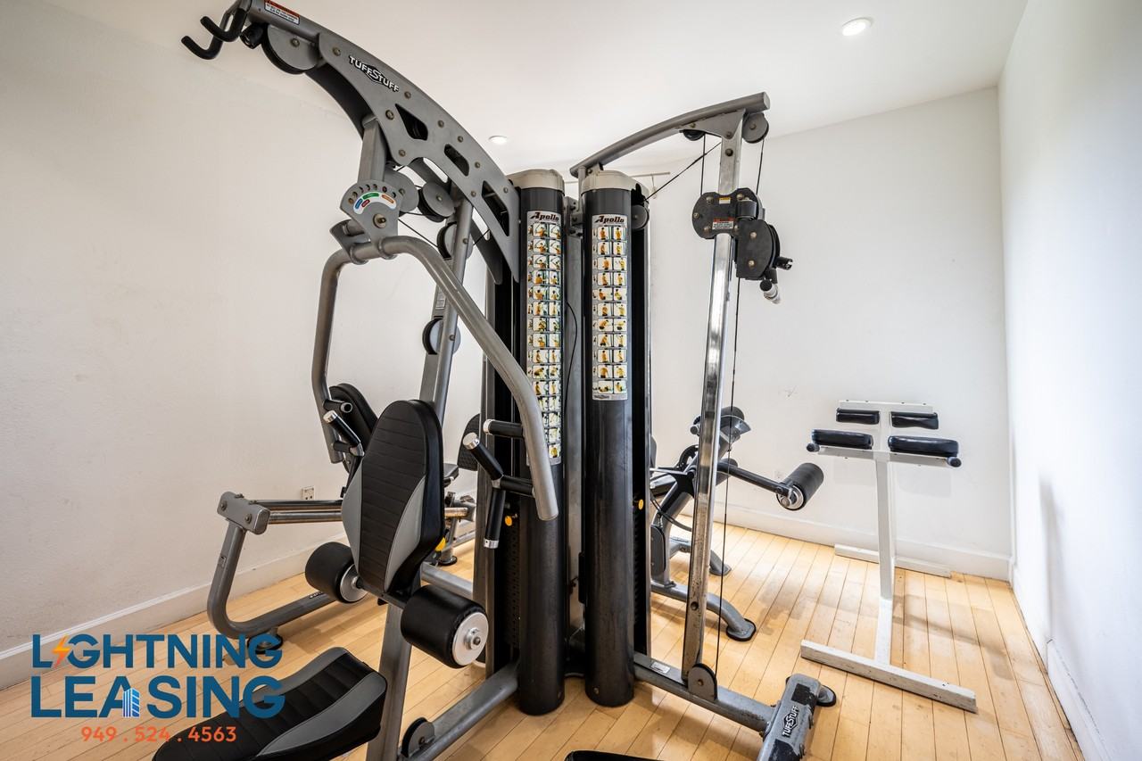 8811 5/3 Burton Way #308B - Photo 7 of 14