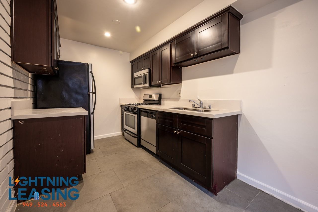 1210 Horn Ave #303D - Photo 3 of 14