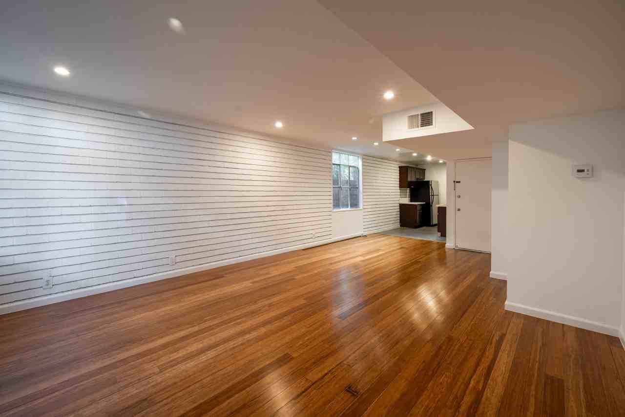 1210 Horn Ave #303D - Photo 4 of 14