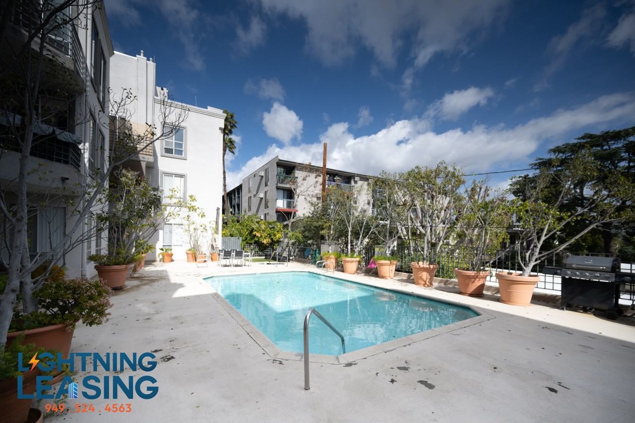 884 Palm Ave #107D - Photo 3 of 19