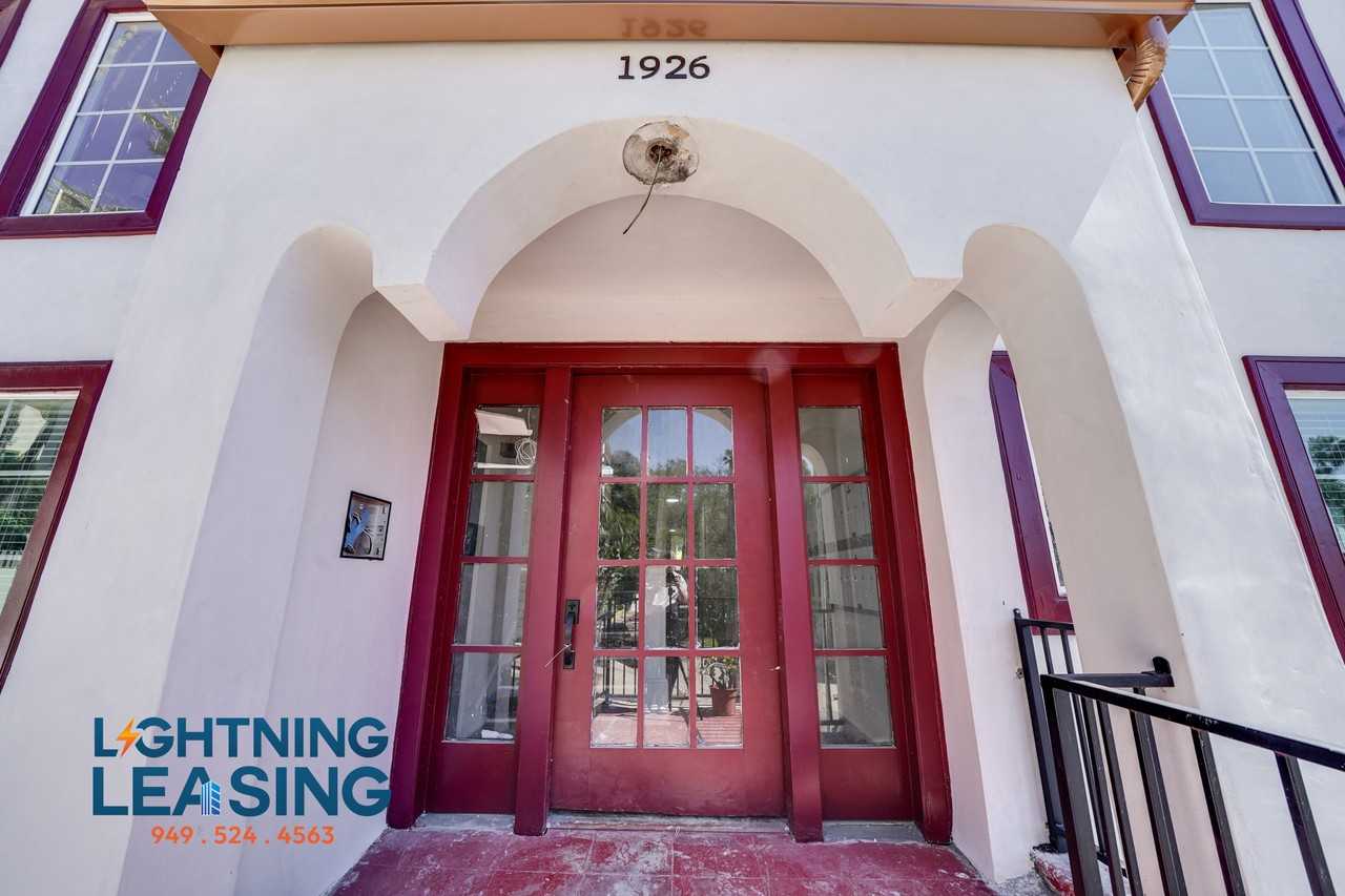 1926 Whitley Ave #3D - Photo 2 of 15