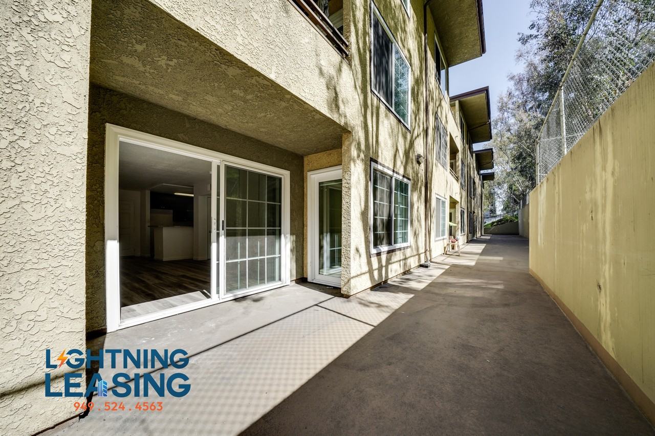 2750 Riverside Dr #3-319D - Photo 3 of 23