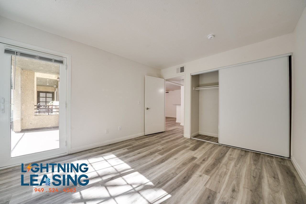 2750 Riverside Dr #3-319D - Photo 6 of 23