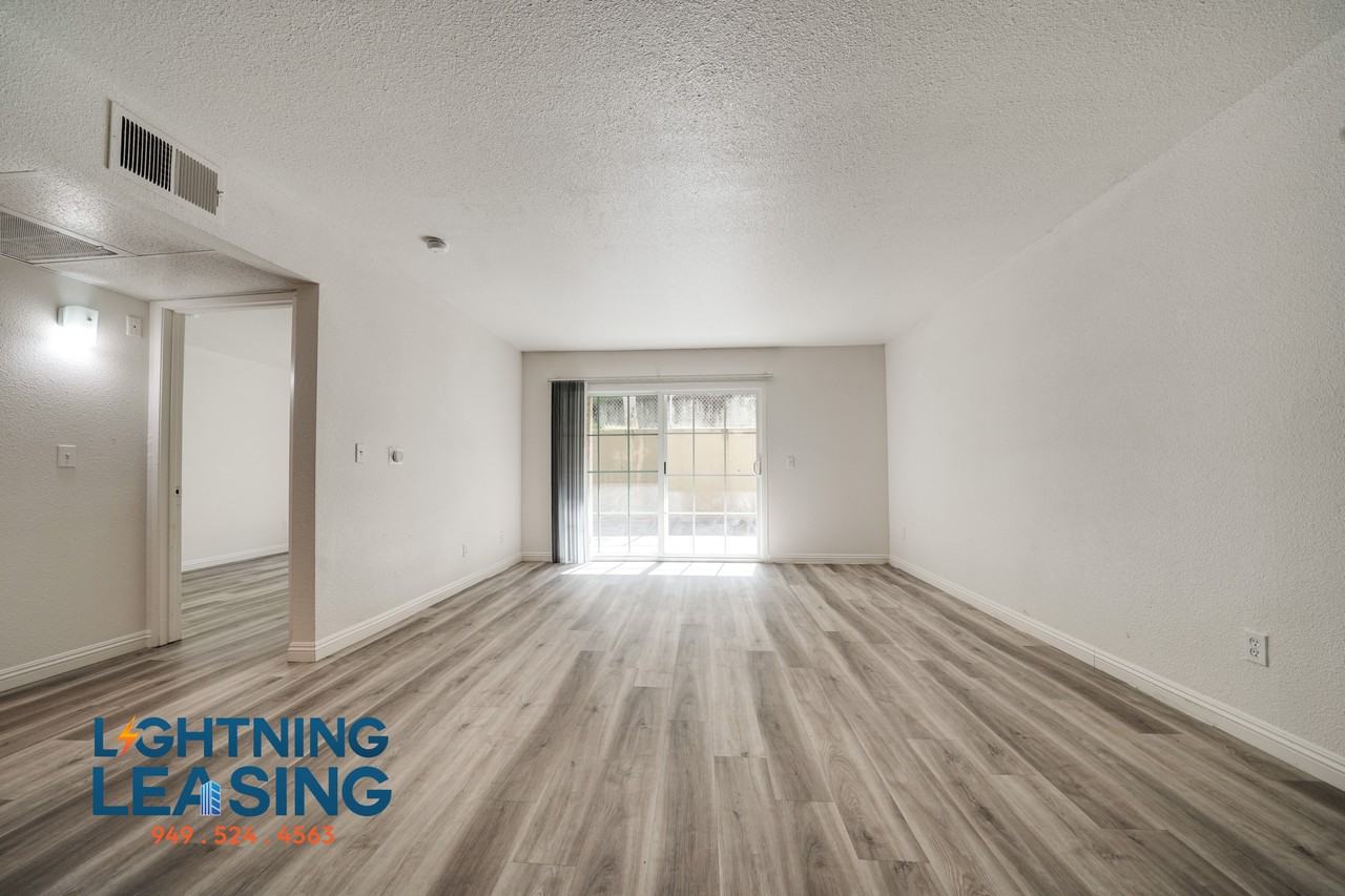 2750 Riverside Dr #3-319D - Photo 7 of 23