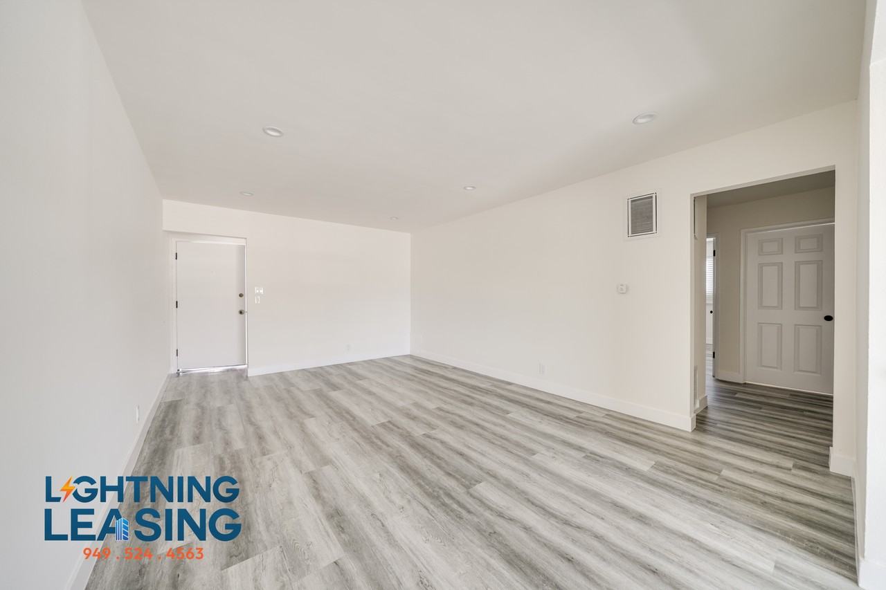 531 E Arbor Vitae St #6D - Photo 6 of 26