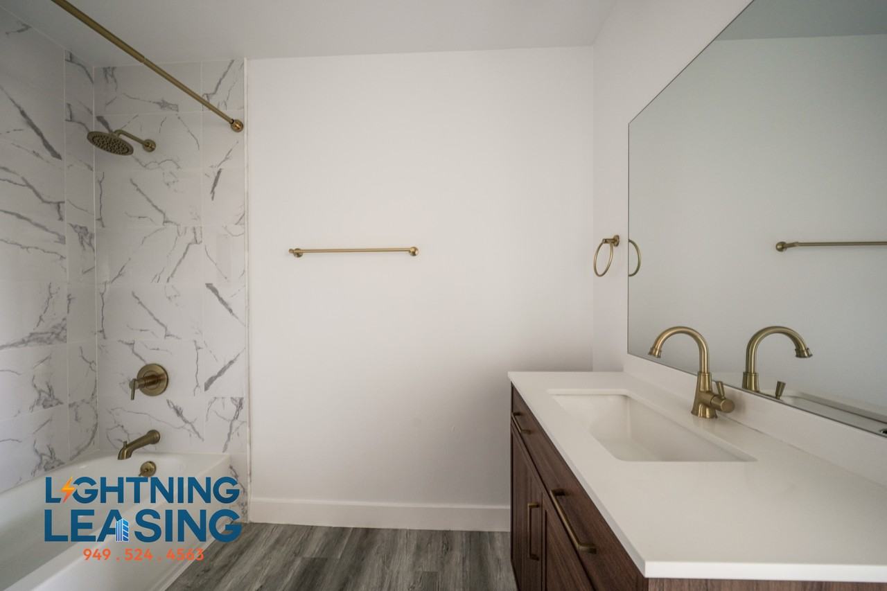 531 E Arbor Vitae St #6D - Photo 7 of 26