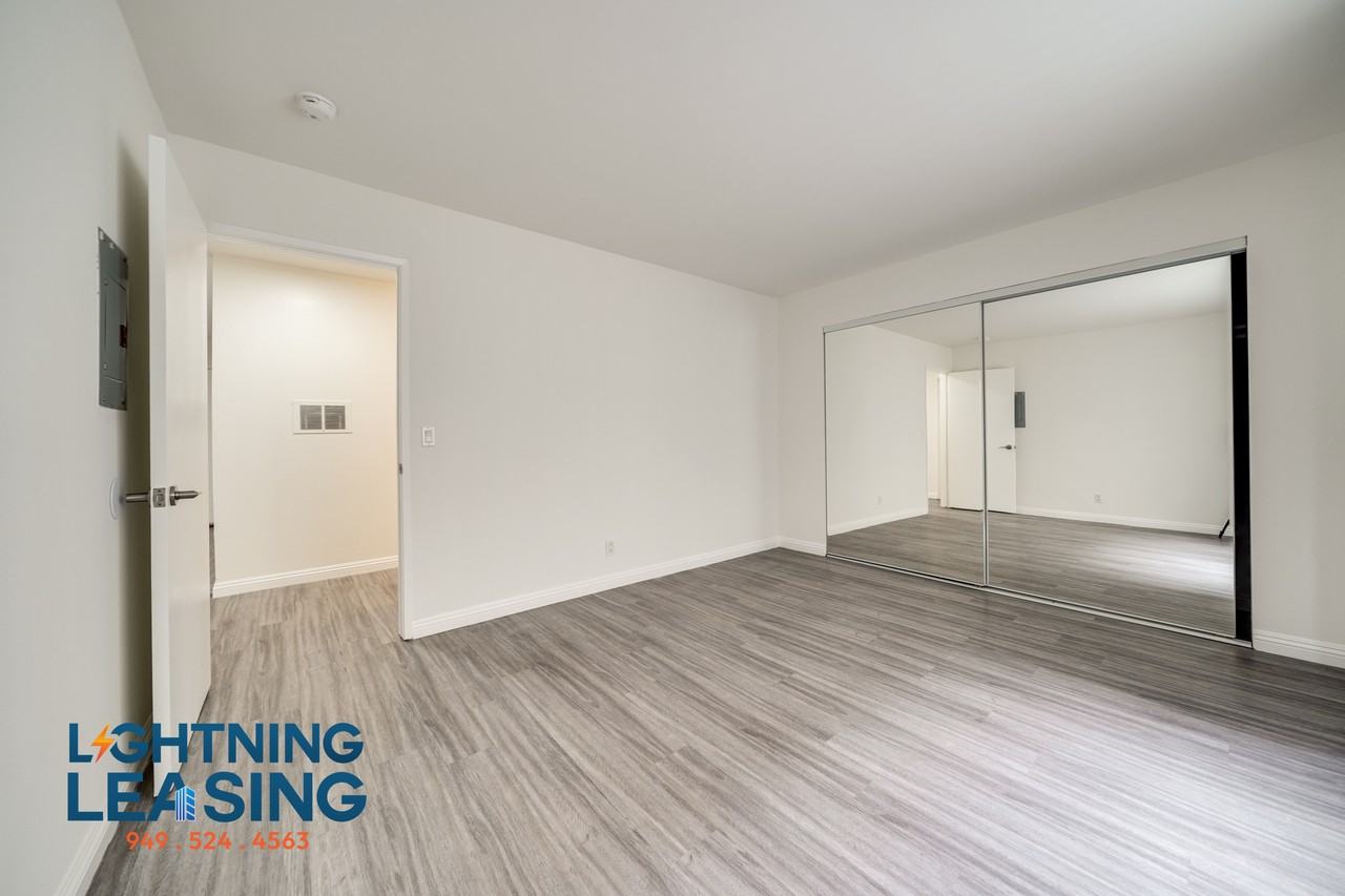 5121 1/2 Klump Ave #210B - Photo 7 of 32