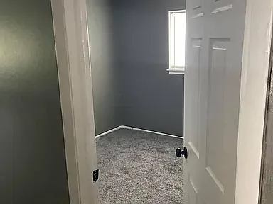 20270 Hollywood St - Photo 6 of 9