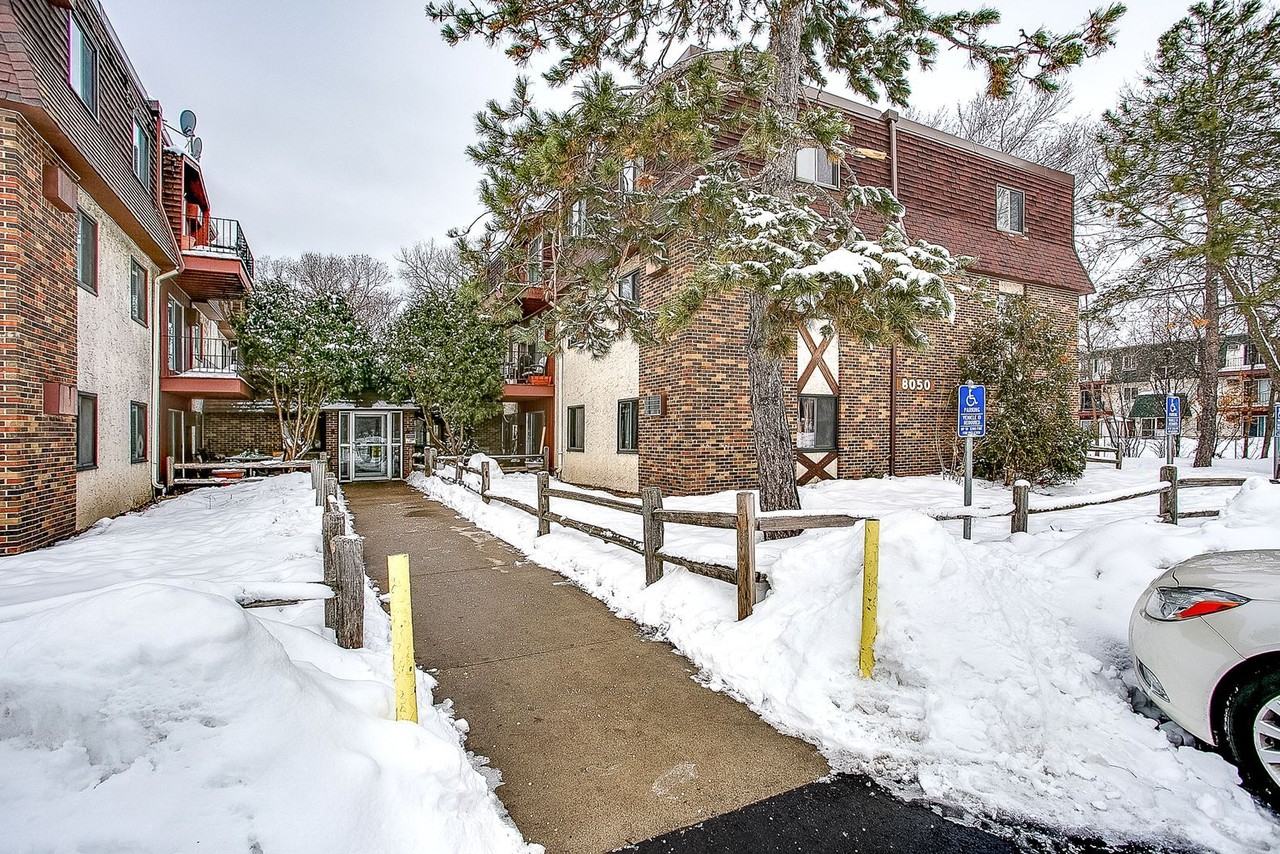 Elgin Pines - Photo 3 of 50