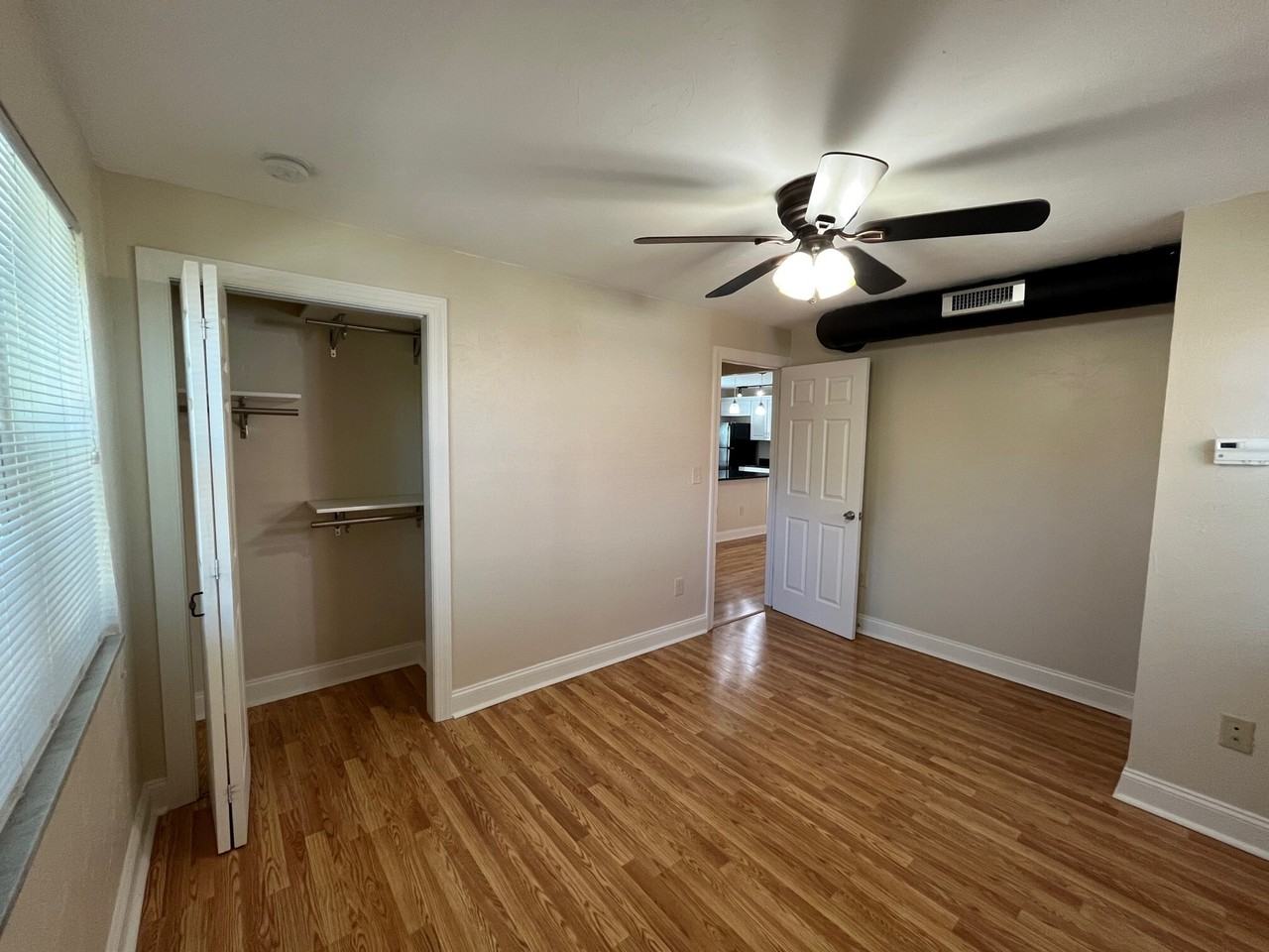 Emerson 115 - Photo 2 of 25