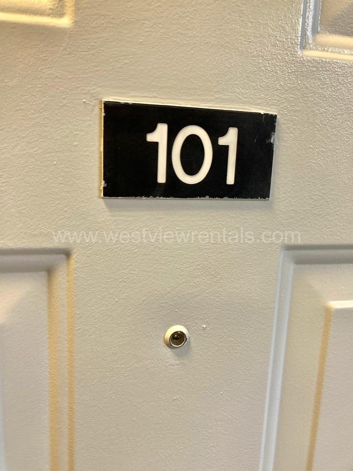 Broadway Apartments - Photo 3 of 50