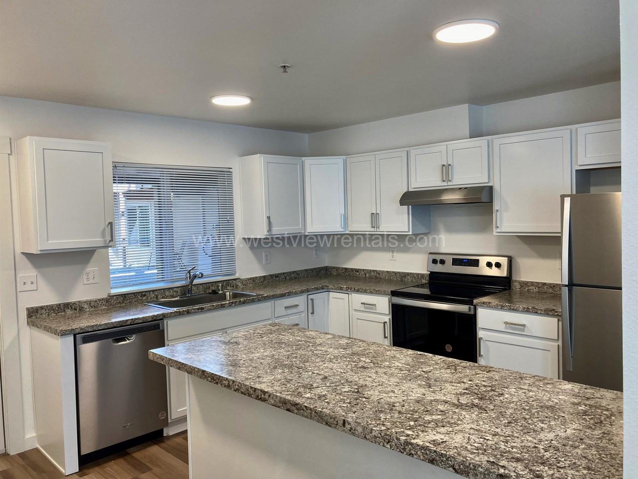 Broadway Apartments - Photo 6 of 50