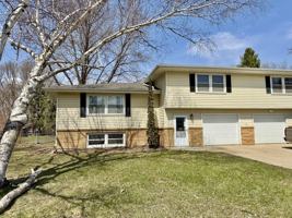 featured image of 1712 Gateway Dr