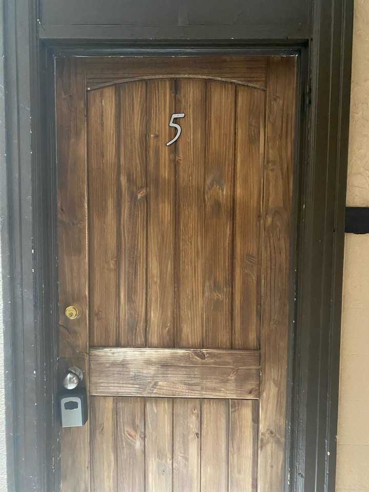 427 W G St - Photo 3 of 9