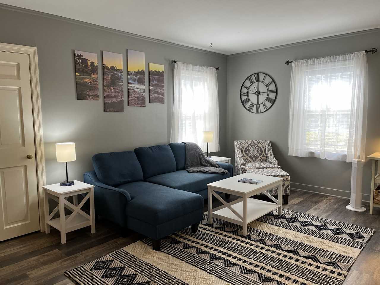 220 West 21st Street - Photo 3 of 50