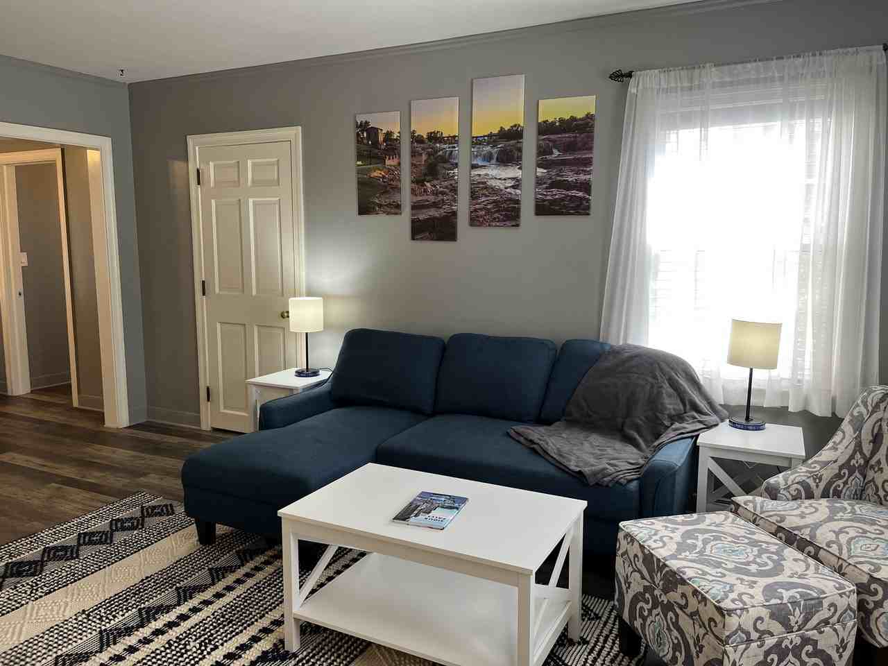 220 West 21st Street - Photo 5 of 50