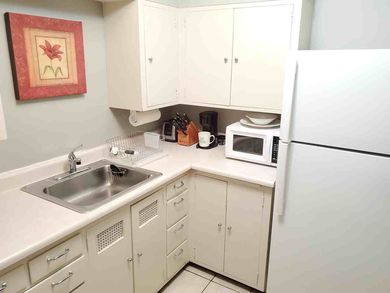 220 West 21st Street - Photo 6 of 47
